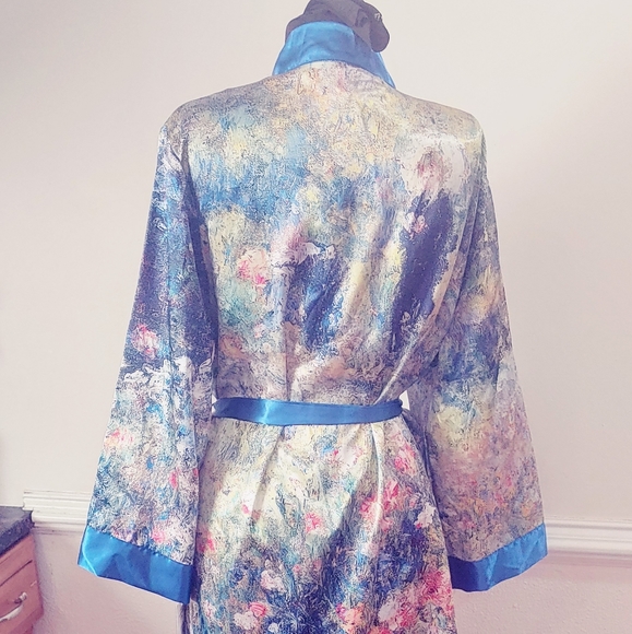 Parasol Satin Robe - Picture 4 of 6